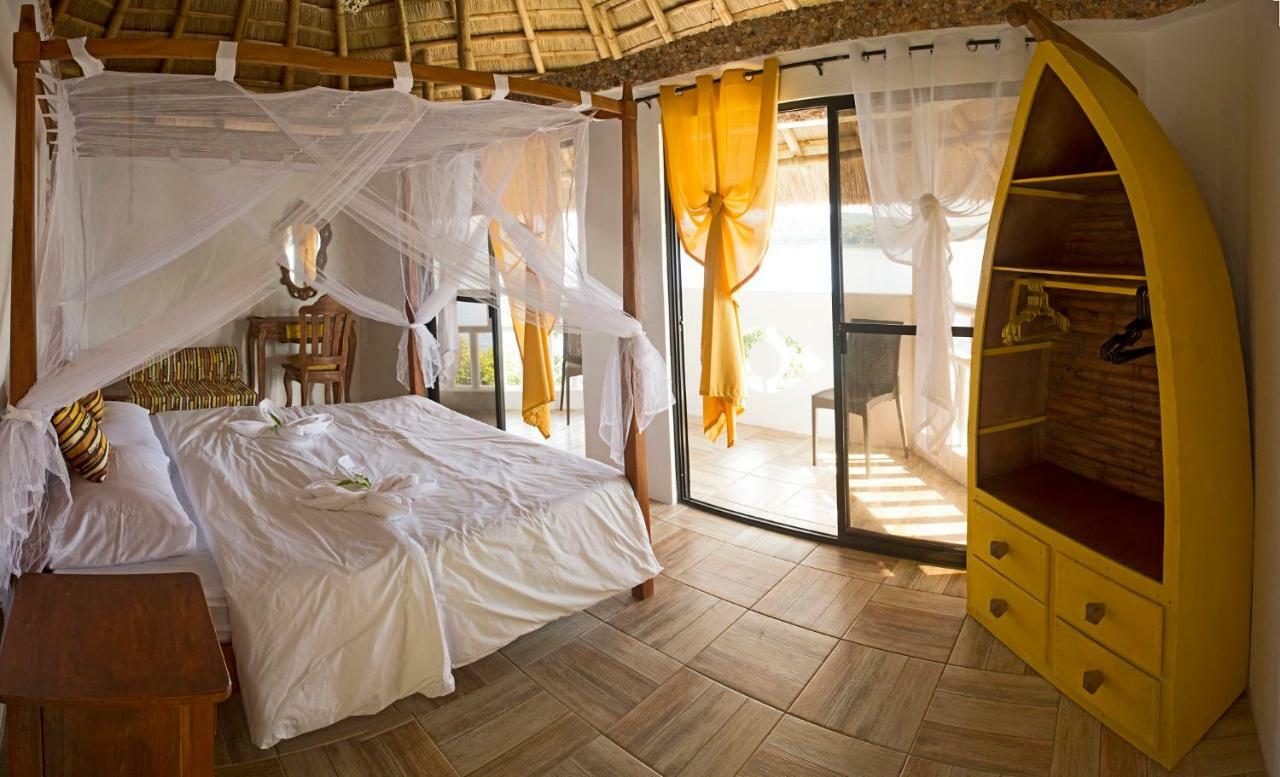 Iris Island Eco Resort Бусуанга Экстерьер фото